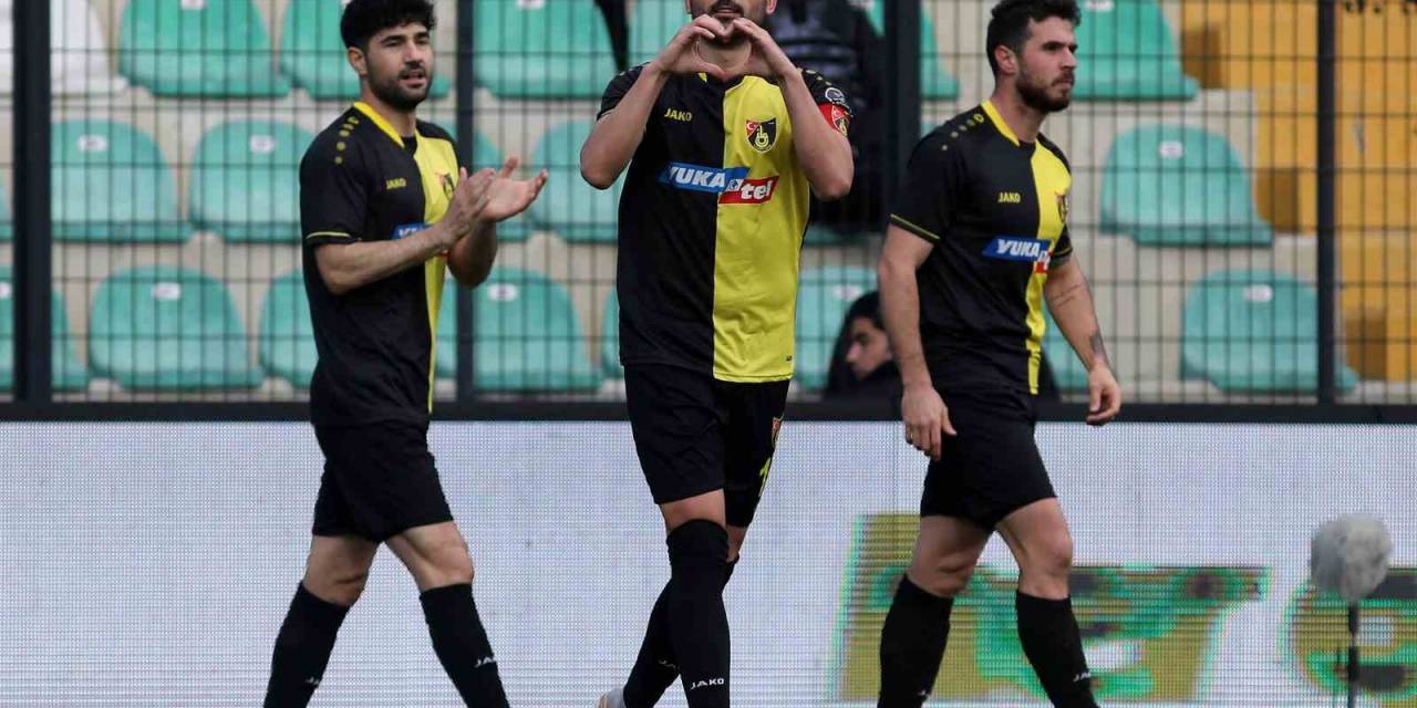 Spor Toto Süper Lig: İstanbulspor: 2 - Antalyaspor: 1 (ilk Yarı)