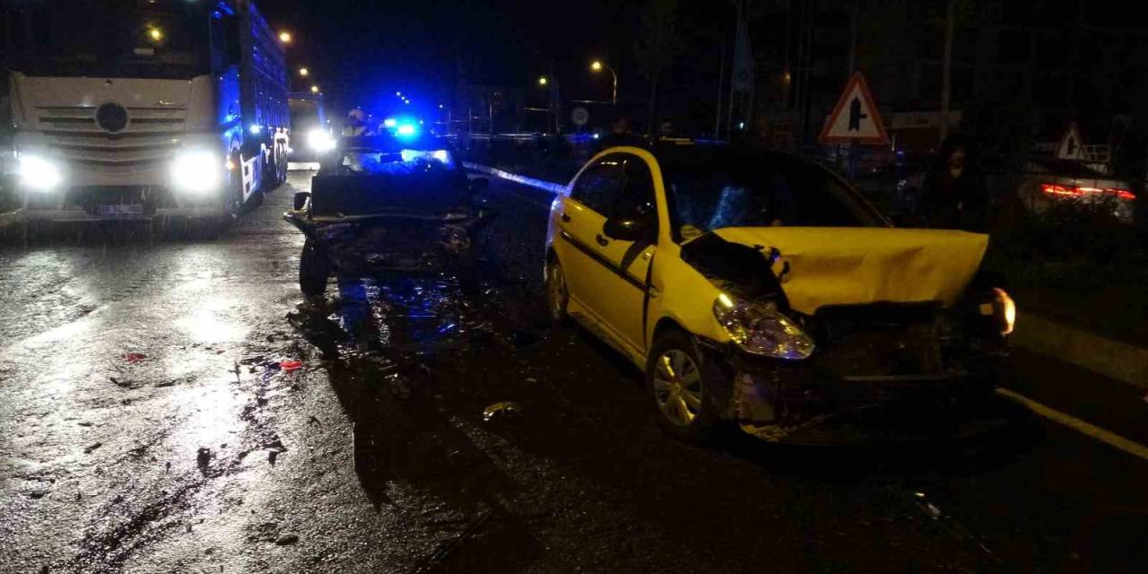 Malatya’da 6 Araç Birbirine Girdi: 2 Yaralı