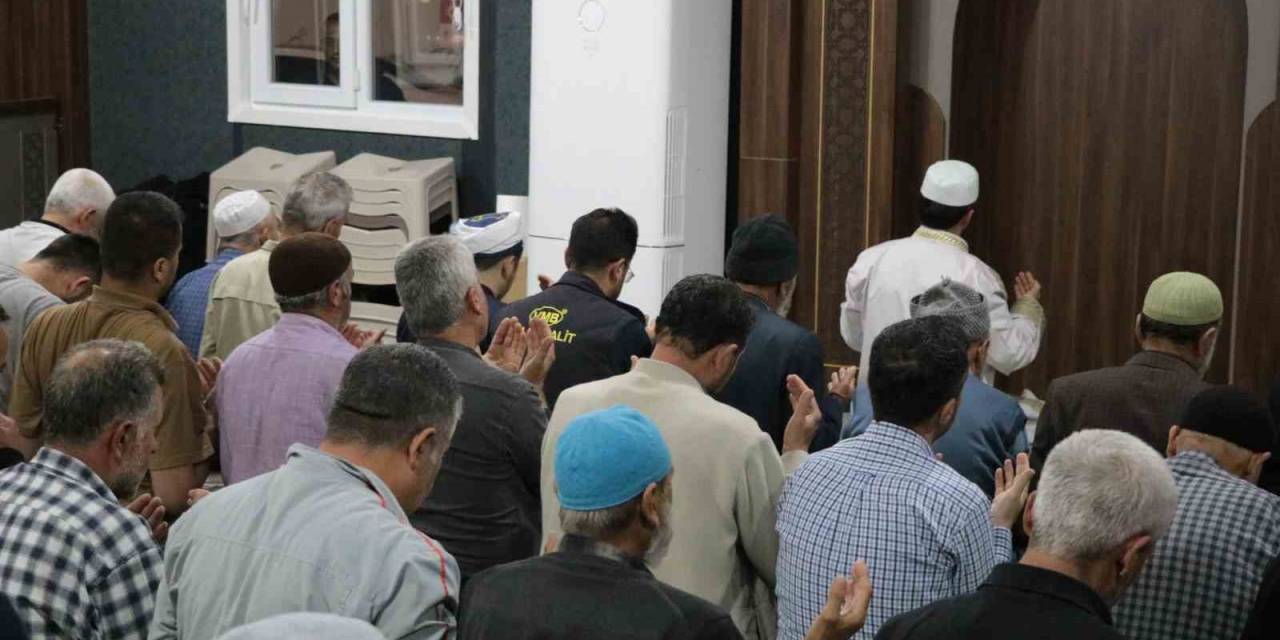 Konteyner Kentte Ramazan Ayının Son Teravih Namazı