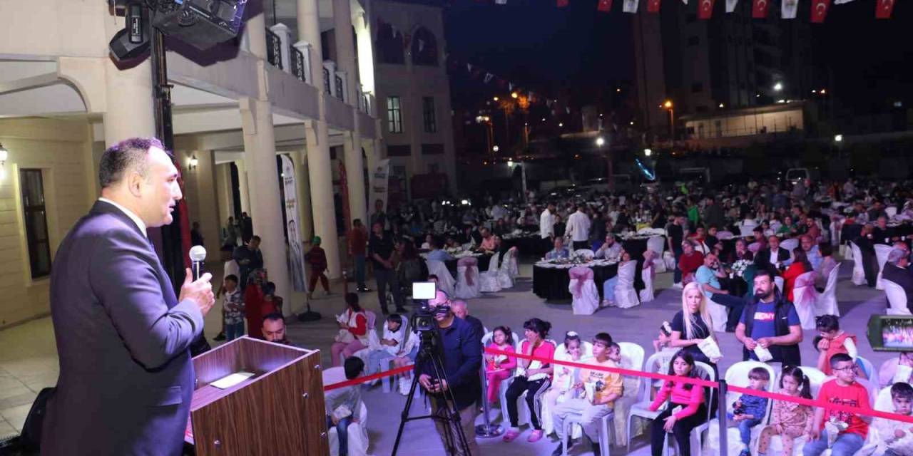 Başkan Yılmaz, Personeliyle İftarda Bir Araya Geldi