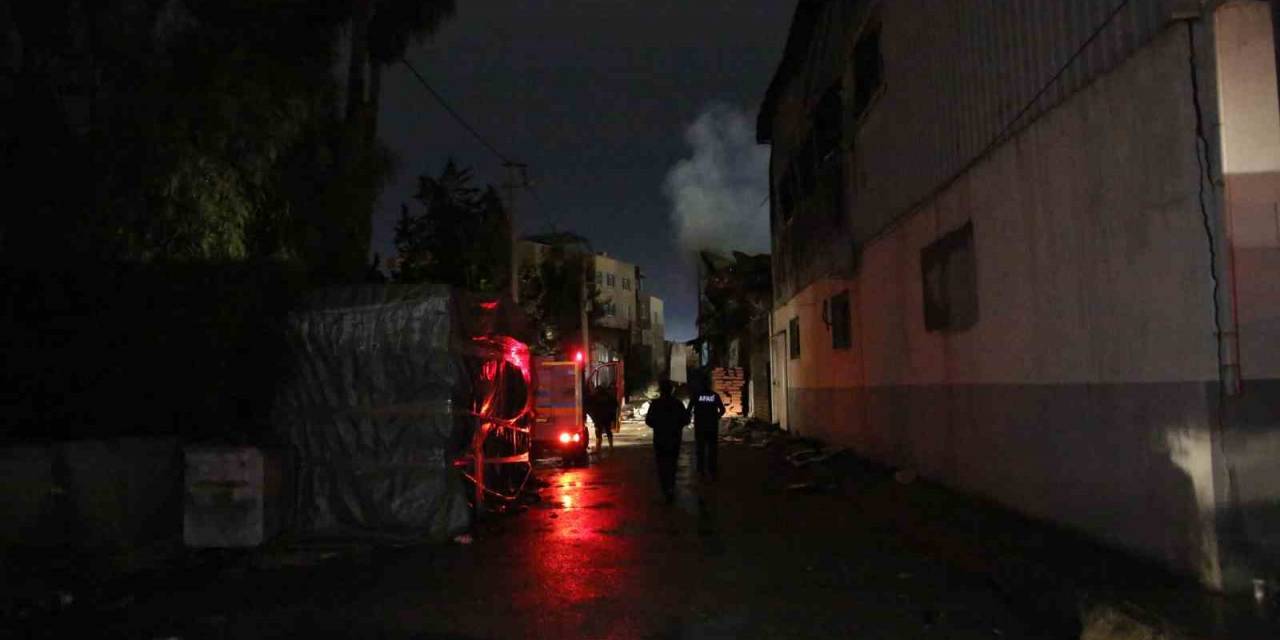 Mersin’deki Yangında Bir İtfaiye Eri Hayatını Kaybetti