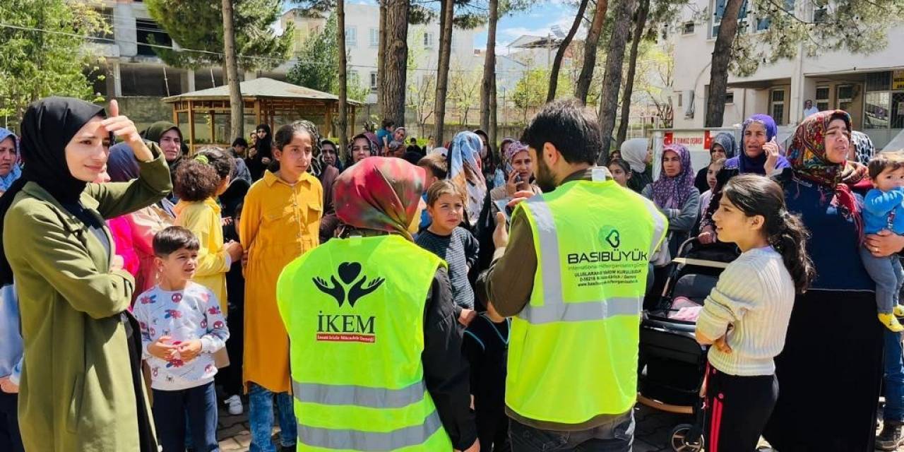Adıyaman’da 400 Yetimin Yüzü Güldü