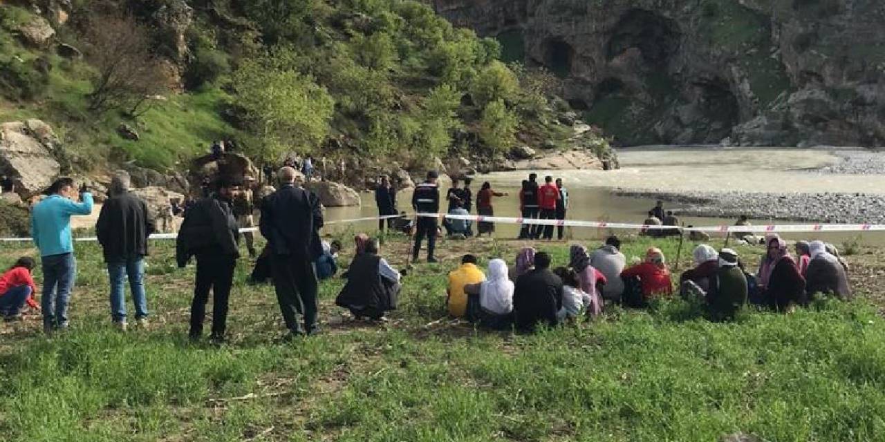 Kahta Çayı’na Giren Genç Boğuldu