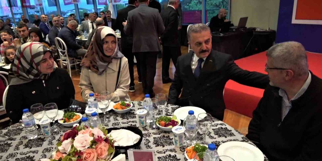 Mhp Bursa’daki Depremzedelerle İftar Sofrasında Buluştu