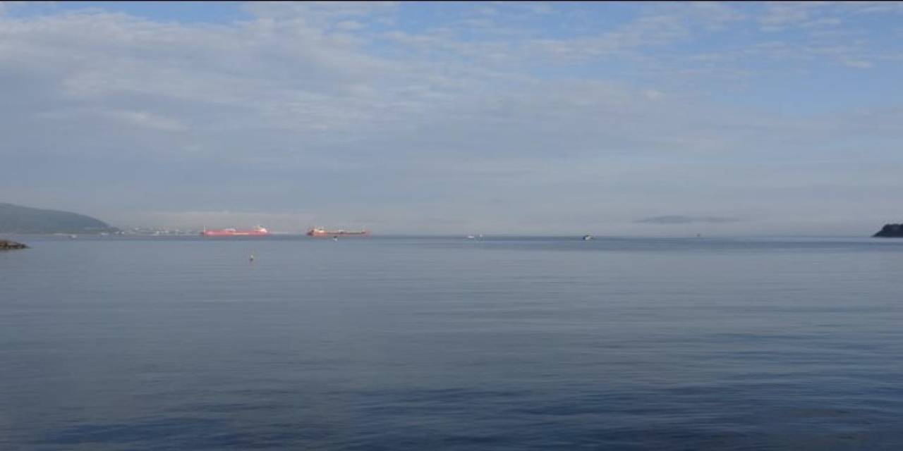 Çanakkale Boğazı Sisin Etkisini Kaybetmesi İle Transit Gemi Geçişlerine Açıldı