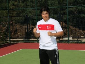 Busenaz Sürmeneli Avrupa Şampiyonu Oldu
