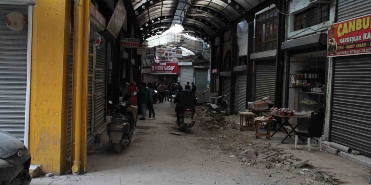 Tarihi Uzun Çarşı Bu Bayramda Hatay’a Yabancı Kaldı