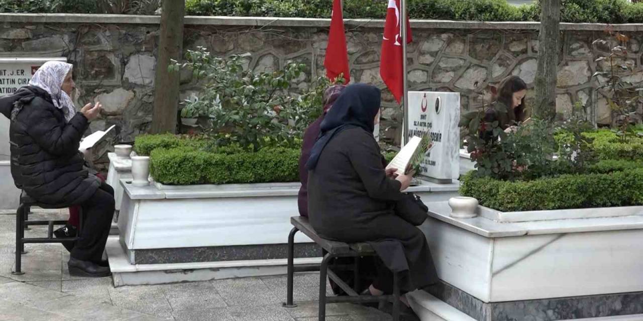 Bayram Öncesi Şehitliklerde Hüzün