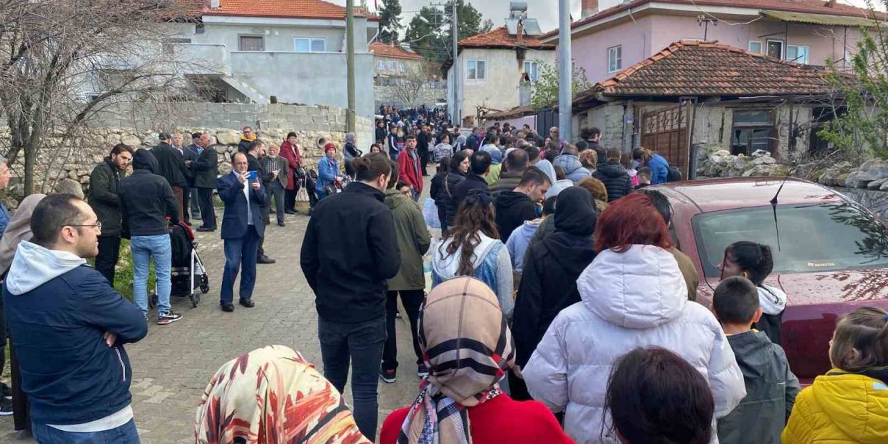 Asırlık Geleneğe Koştular