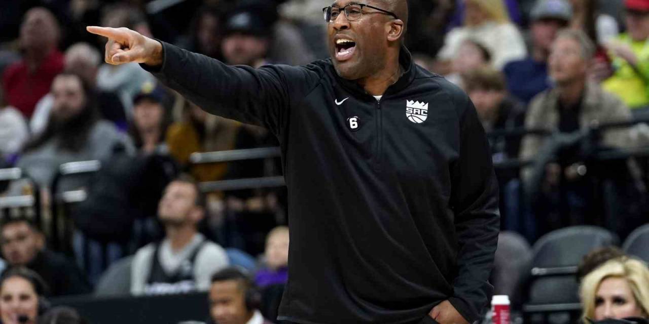 Nba’de Yılın Başantrenörü Mike Brown Seçildi