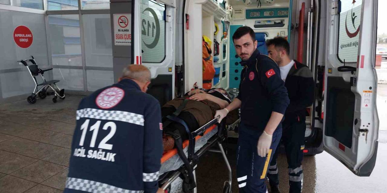 Hastane Önünde Trafik Kazası: 1 Yaralı