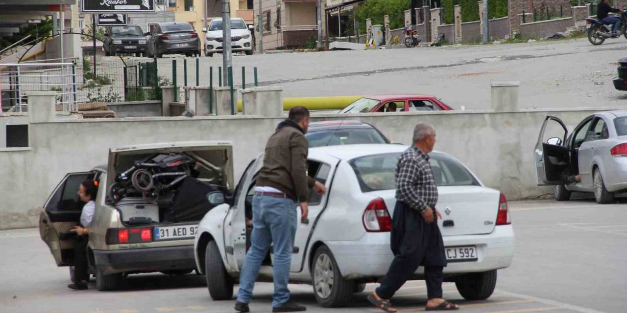 Deprem Bölgesi Hatay’da Bayram Yoğunluğu, Yakınlarına Destek İçin Geldiler