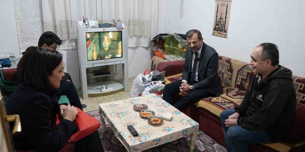 Gürsu’da Bayramlıklar Başkandan