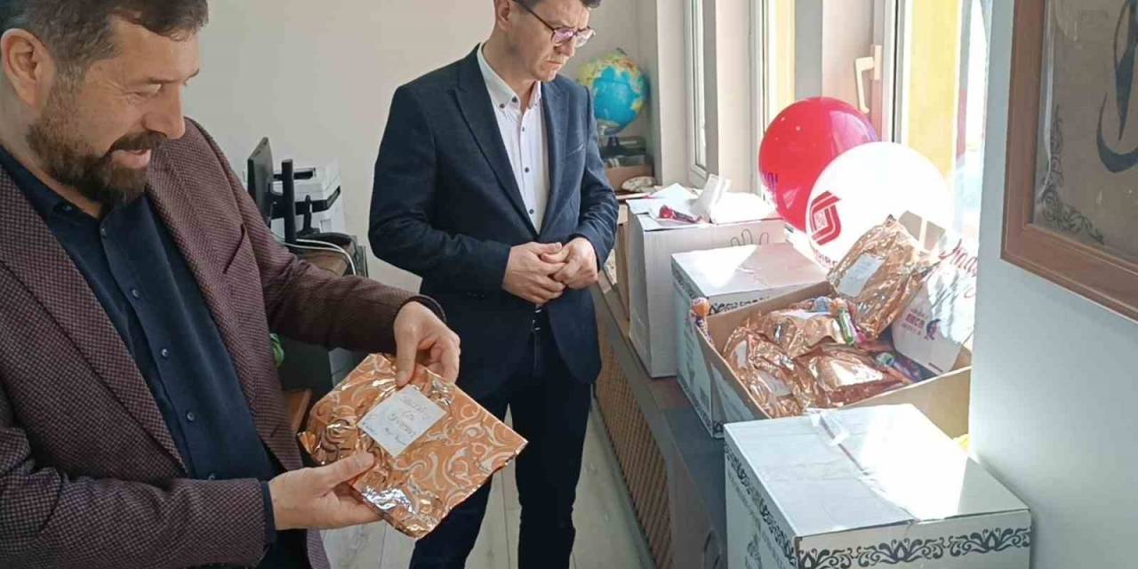 Sındırgı, Hatay’da Bayram Sofrasında Öğrenciler İle Bir Araya Gelecek