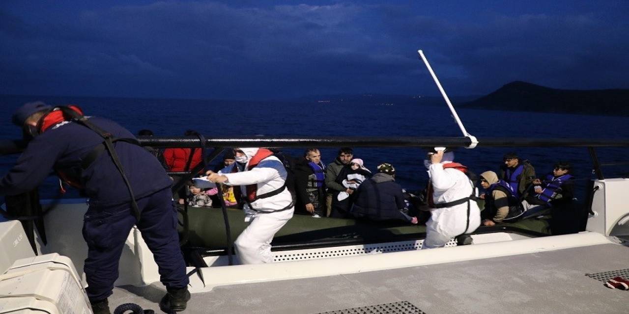 Ayvacık Açıklarında 24 Kaçak Göçmen Yakalandı