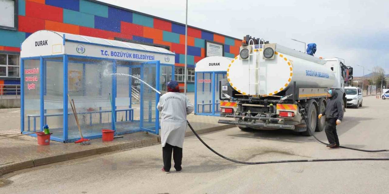 Kaldırım İle Duraklar Tazyikli Suyla Yıkanarak Bayrama Hazırlandı