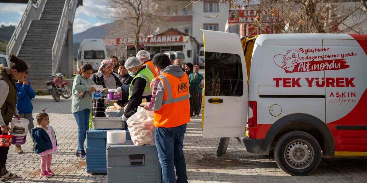 Altınordu Belediyesi, Ramazan Ayında Günlük 30 Bin İftar Yemeği İkram Etti