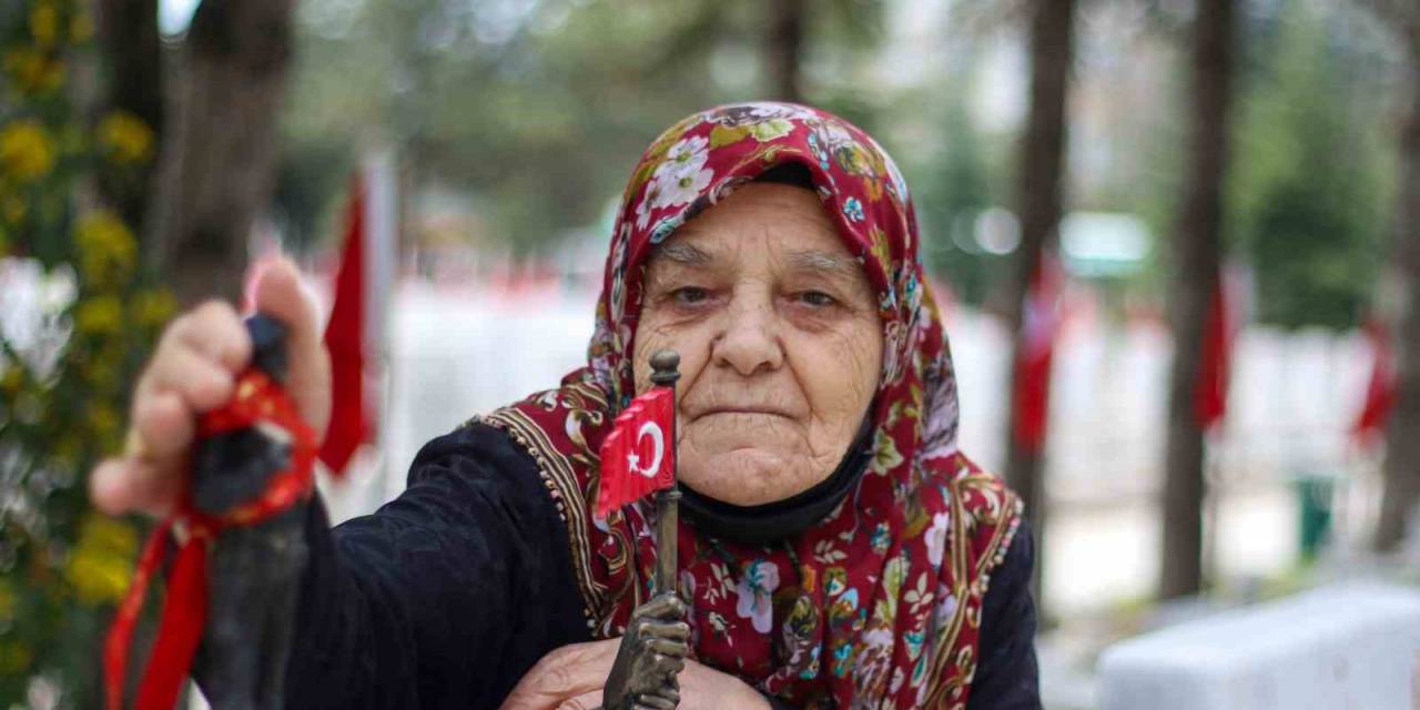 Bayram Öncesinde Şehit Ailelerinin İlk Durağı Yine Şehitlikler Oldu