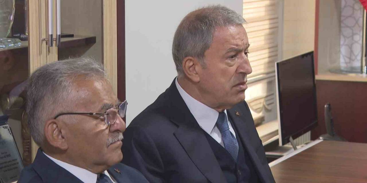 Bakan Akar’dan Terörle İş Birliğine Yönelik “otobüs” Benzetmesi