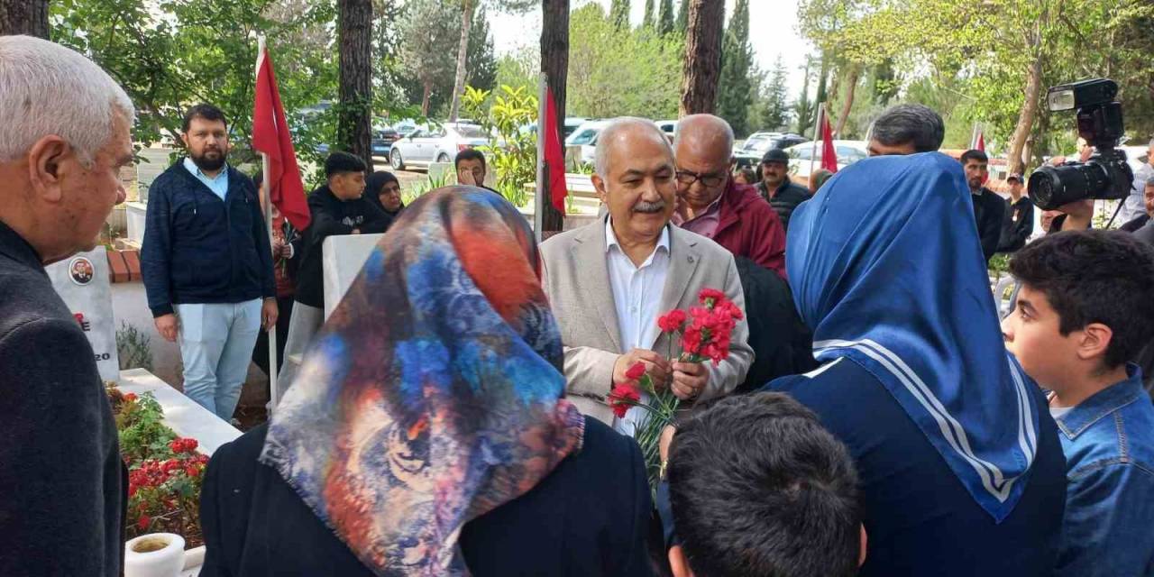 Osmaniye’de Bayram Öncesi Şehitlik Ziyareti