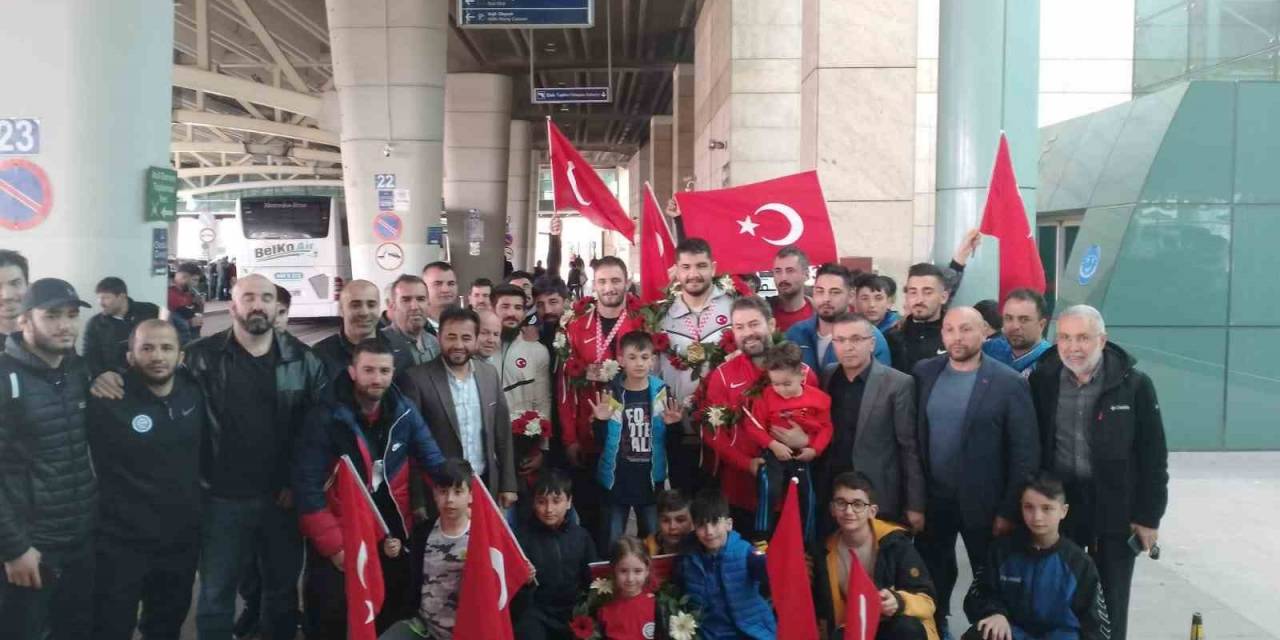 Şampiyon Taha Akgül Ve Serbest Stil Güreş Milli Takımı Türkiye’ye Döndü
