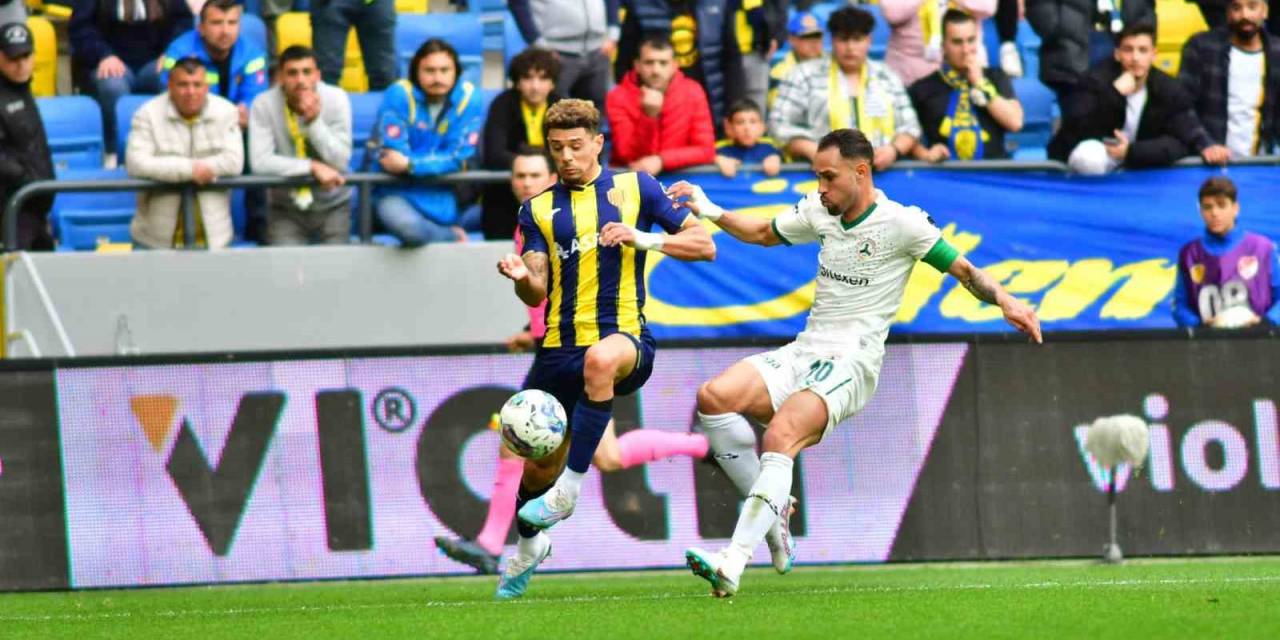 Spor Toto Süper Lig: Mke Ankaragücü: 0 - Giresunspor: 1 (ilk Yarı)