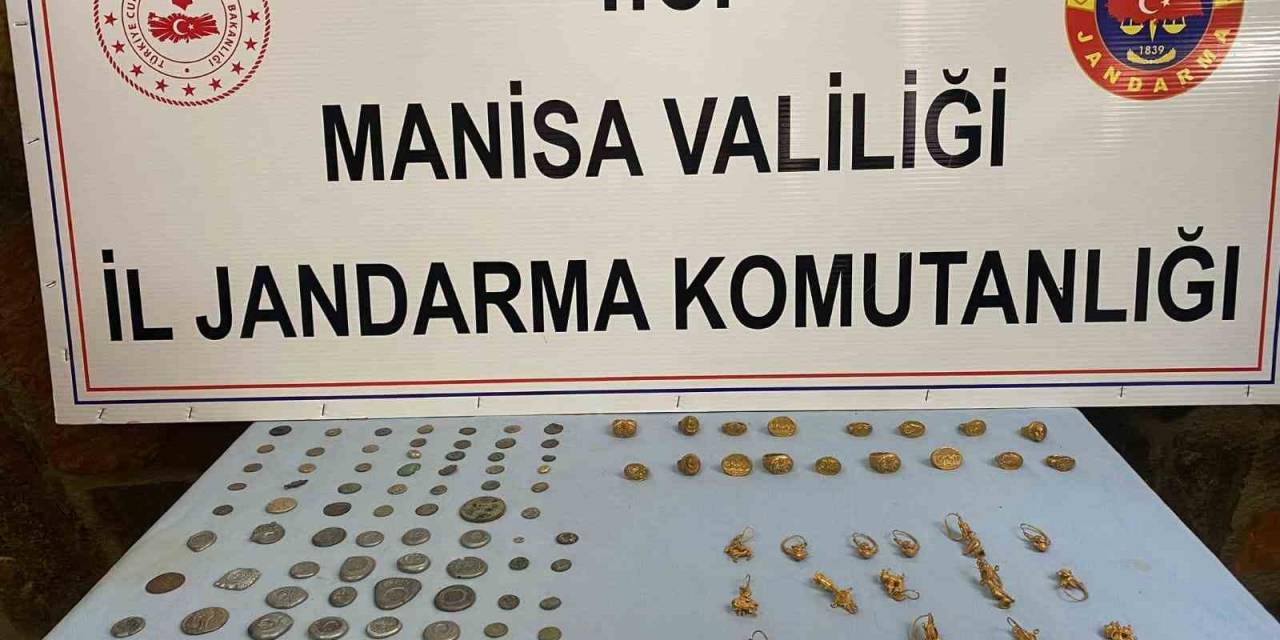 Kula’da Tarihi Eser Operasyonu: Onlarca Sikke Ve Yüzük Ele Geçirildi