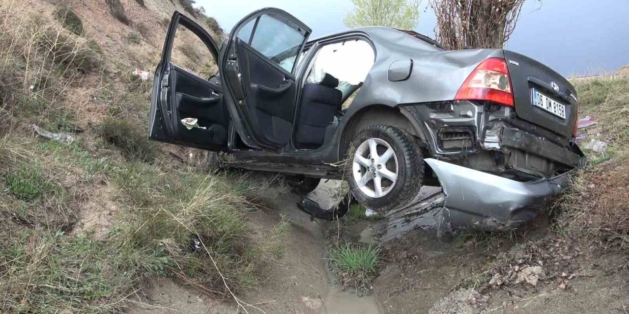Kuvvetli Sağanak Kaza Getirdi, Otomobil Takla Attı: 3 Kişi Yaralandı