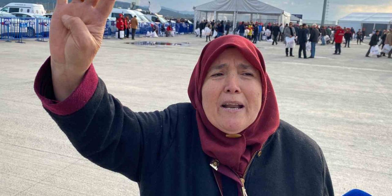 Yaşlı Kadının Erdoğan Sevgisi Renkli Görüntülere Sahne Oldu