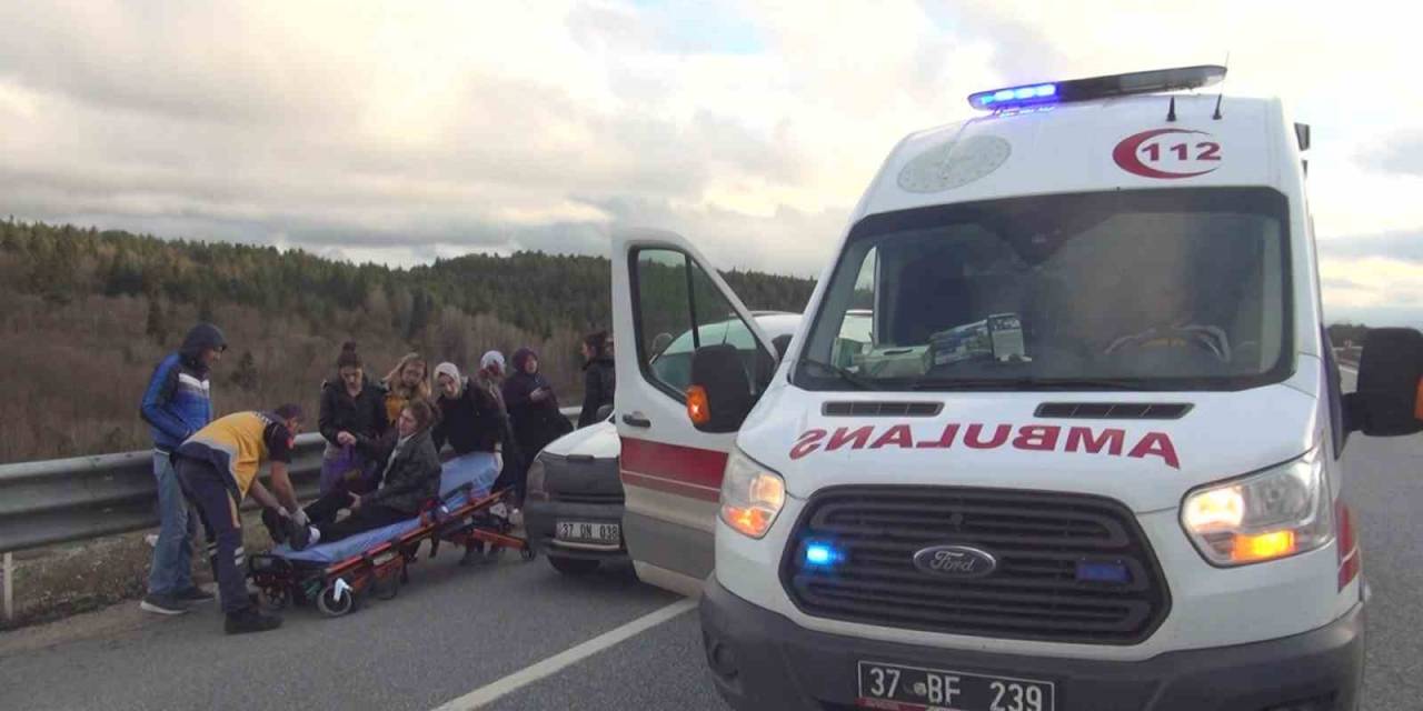 Kastamonu’da Minibüs İle Hafif Ticari Araç Çarpıştı: 1 Yaralı
