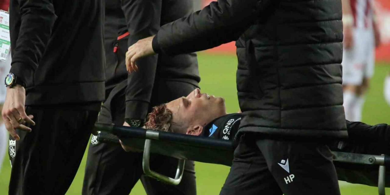 Trabzonspor’da Larsen Sedyeyle Oyundan Çıktı