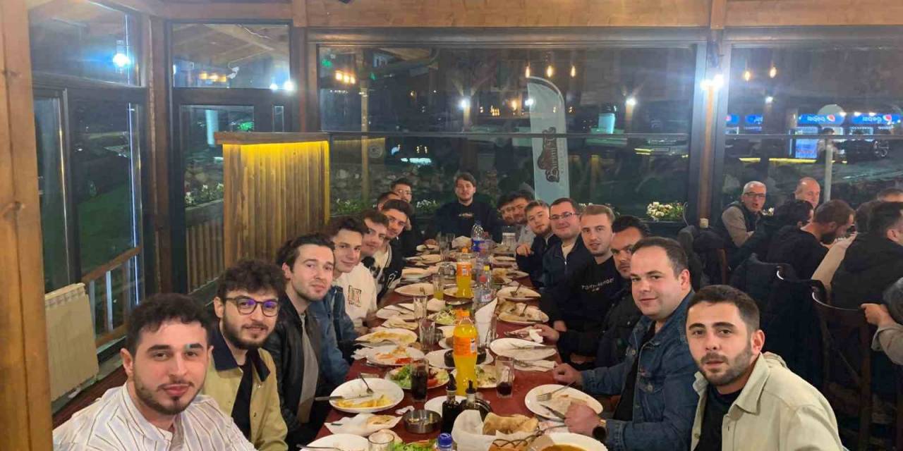 Türkiye’de Okuyan Makedonyalı Öğrenciler İftarda Buluştu