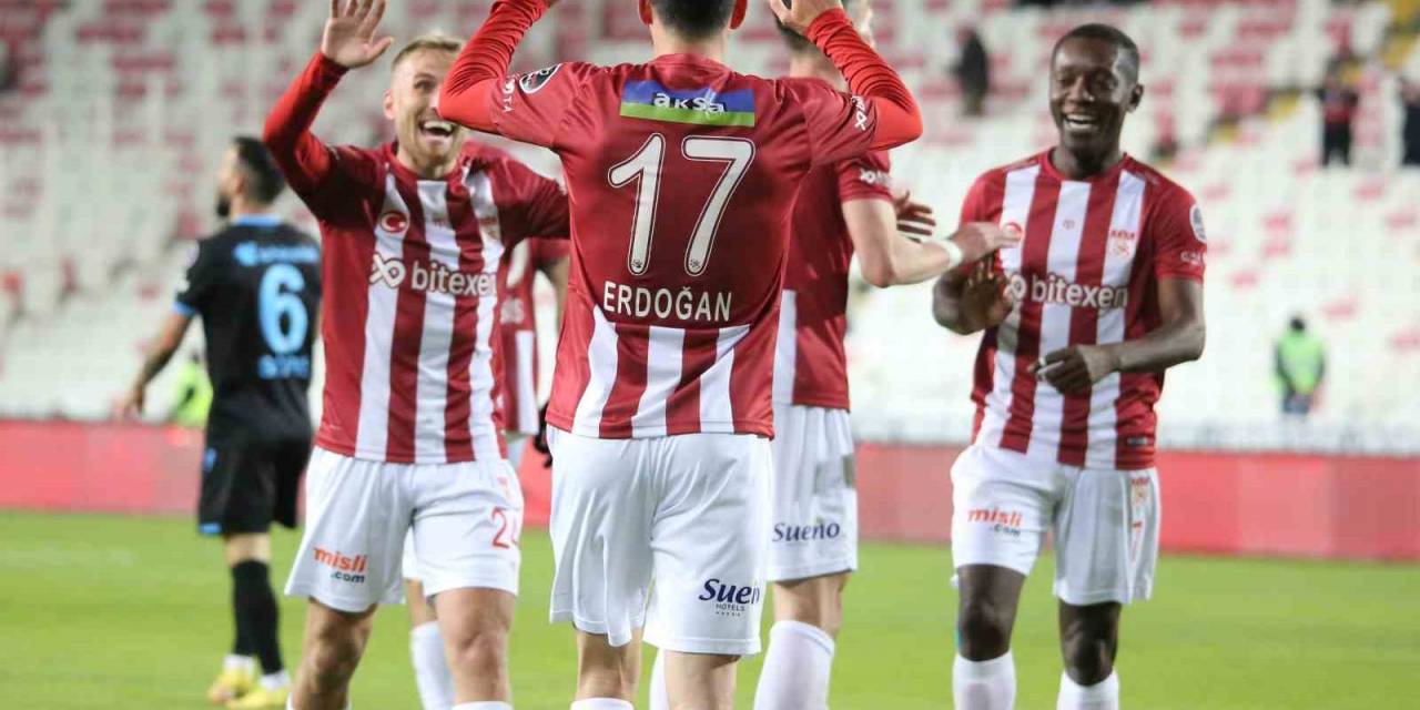 Sivassporlu Erdoğan Yeşilyurt Gol Sayısını 6’ya Yükseltti