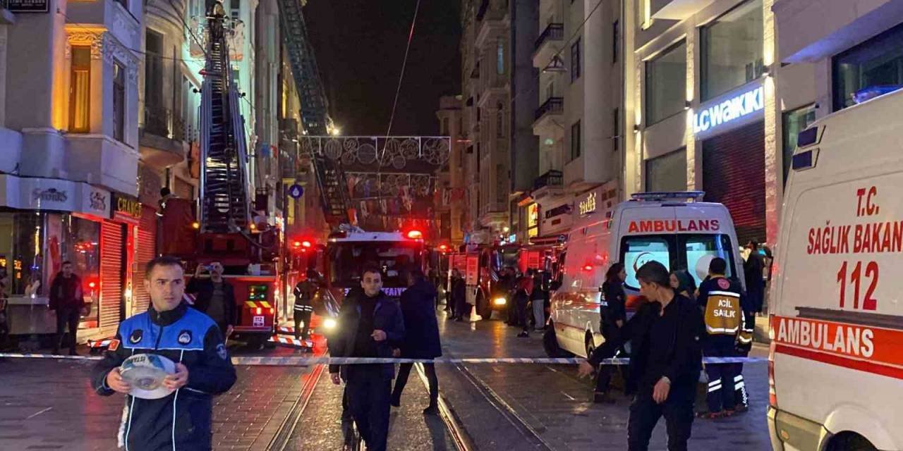 İstiklal Caddesi’nde Otelde Yangın Paniği: Mahsur Kalanları İtfaiye Ekipleri Kurtardı