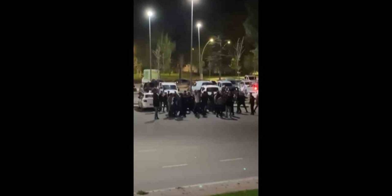 Kocaeli’de İki Grubun Kavgasında Yumruklar Havada Uçuştu