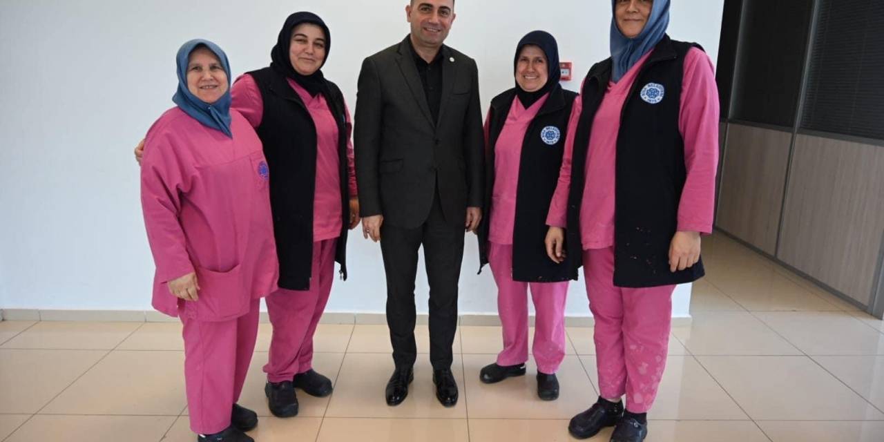 Biga Belediye Başkanı Bülent Erdoğan, Belediye Personeliyle Bayramlaştı