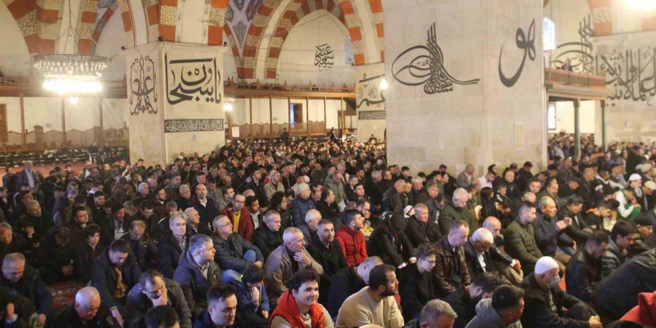 Edirne’de Bayram Namazı Coşkusu