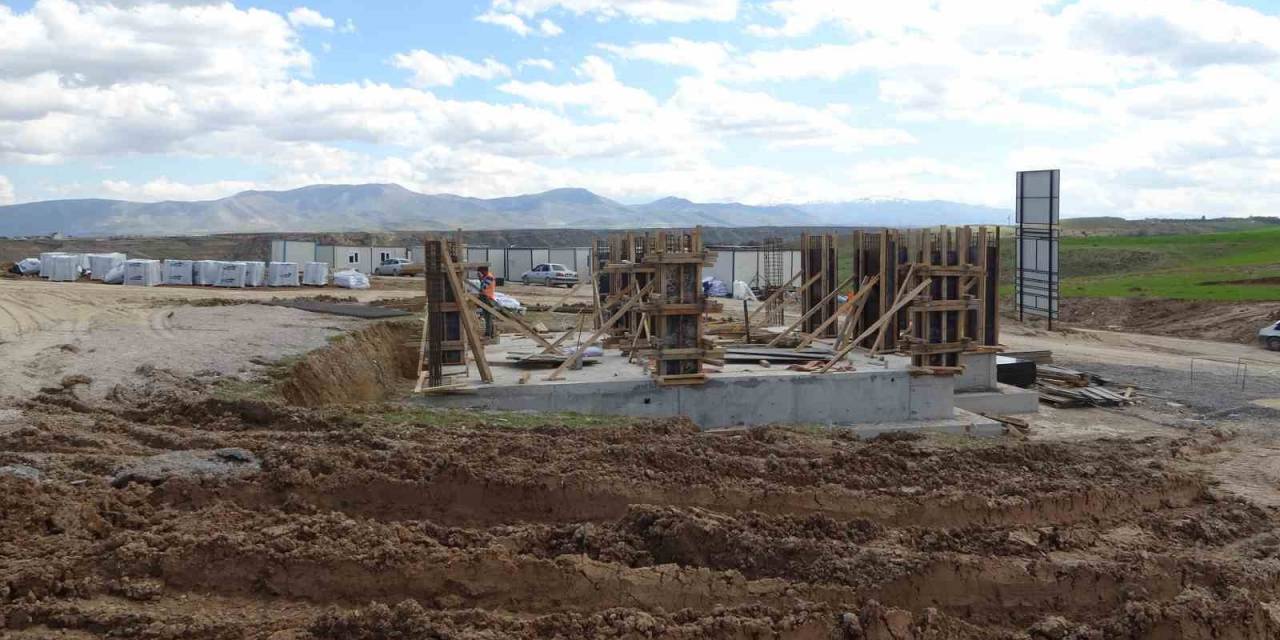 Deprem Bölgesi Malatya’da Köy Evleri Yükseliyor