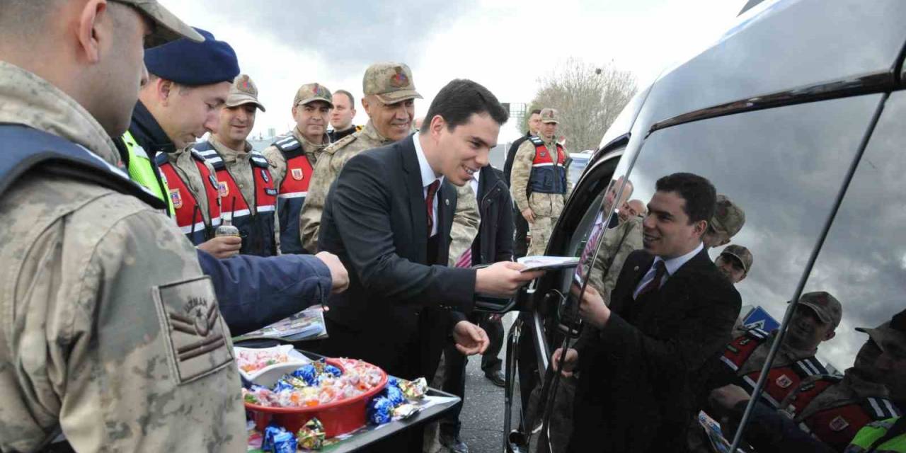 Kars Vali Vekili Tuna Polis Ve Jandarmanın Bayramlarını Kutladı