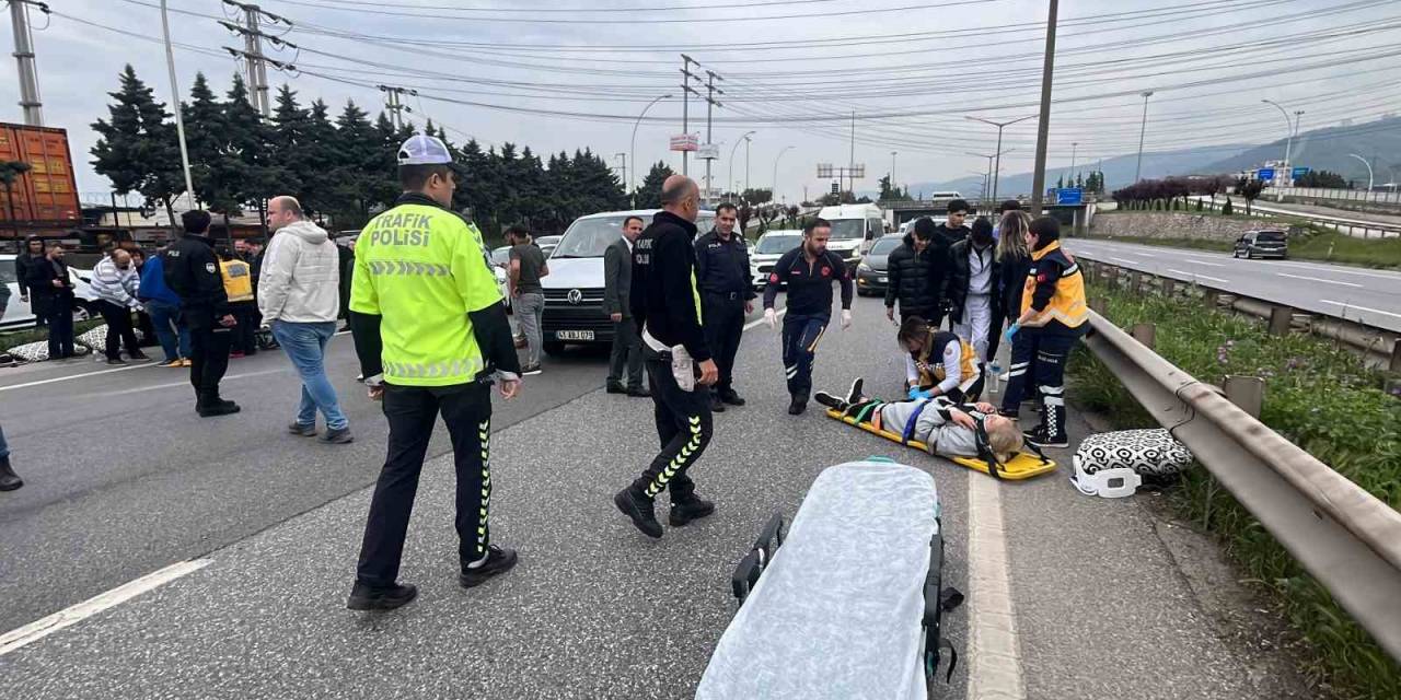 Bayram Ziyaretine Giden Ailenin Bulunduğu Araç Yan Yattı: 3’ü Çocuk 8 Yaralı