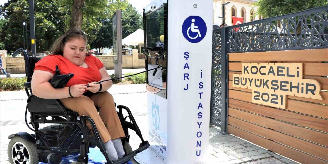 Şehir Hastanesine Akülü Şarj İstasyonu