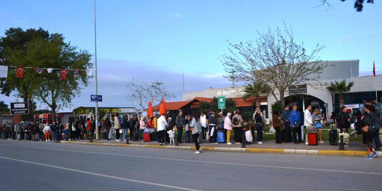 Tatilciler Bayramda Yunan Adalarına Akın Etti
