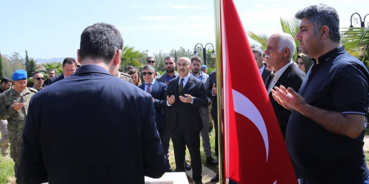 Mardin Valisi Demirtaş Görevi Başındaki Personel Ve Afetzedelerle Bayramlaştı