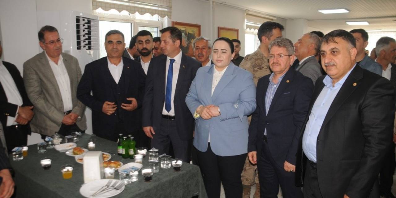 Cizre Kaymakamı Demir, Vatandaşlarla Bayramlaştı