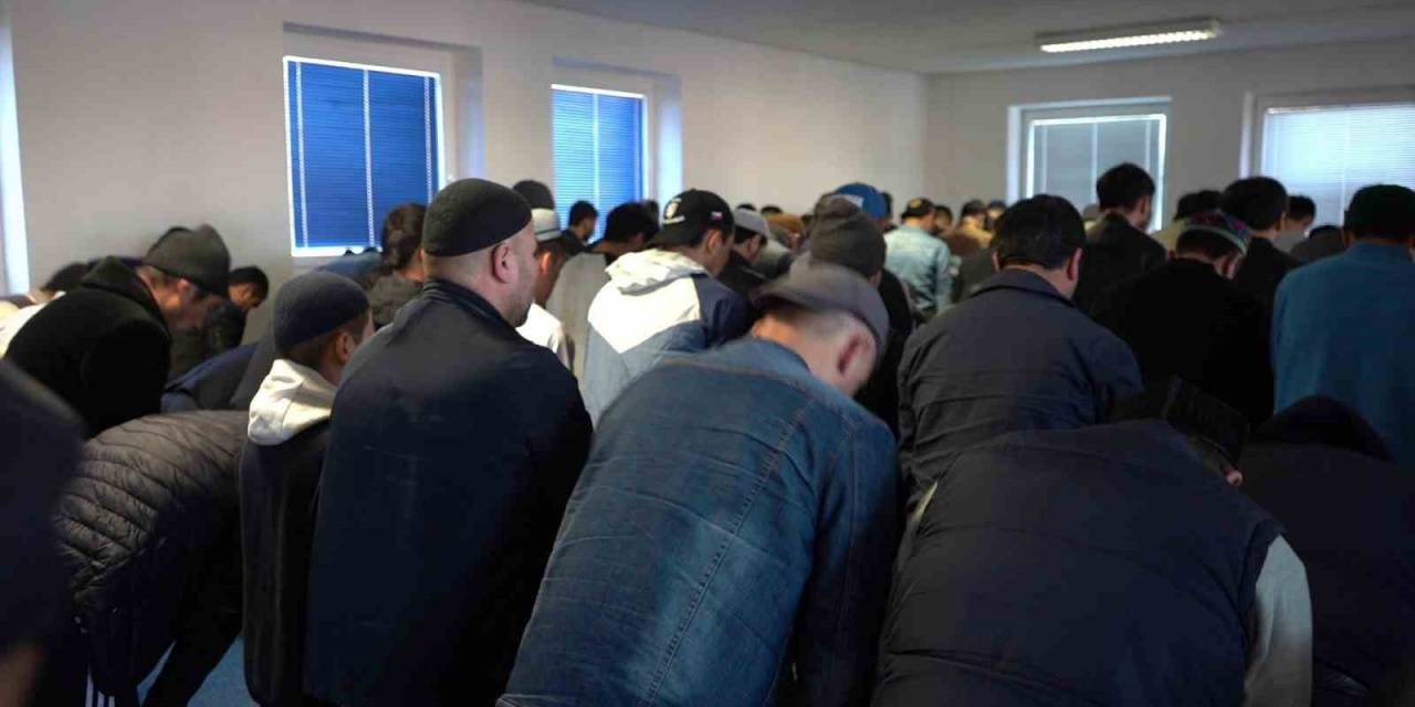 Çekya’da Bayram Namazı Eda Edildi