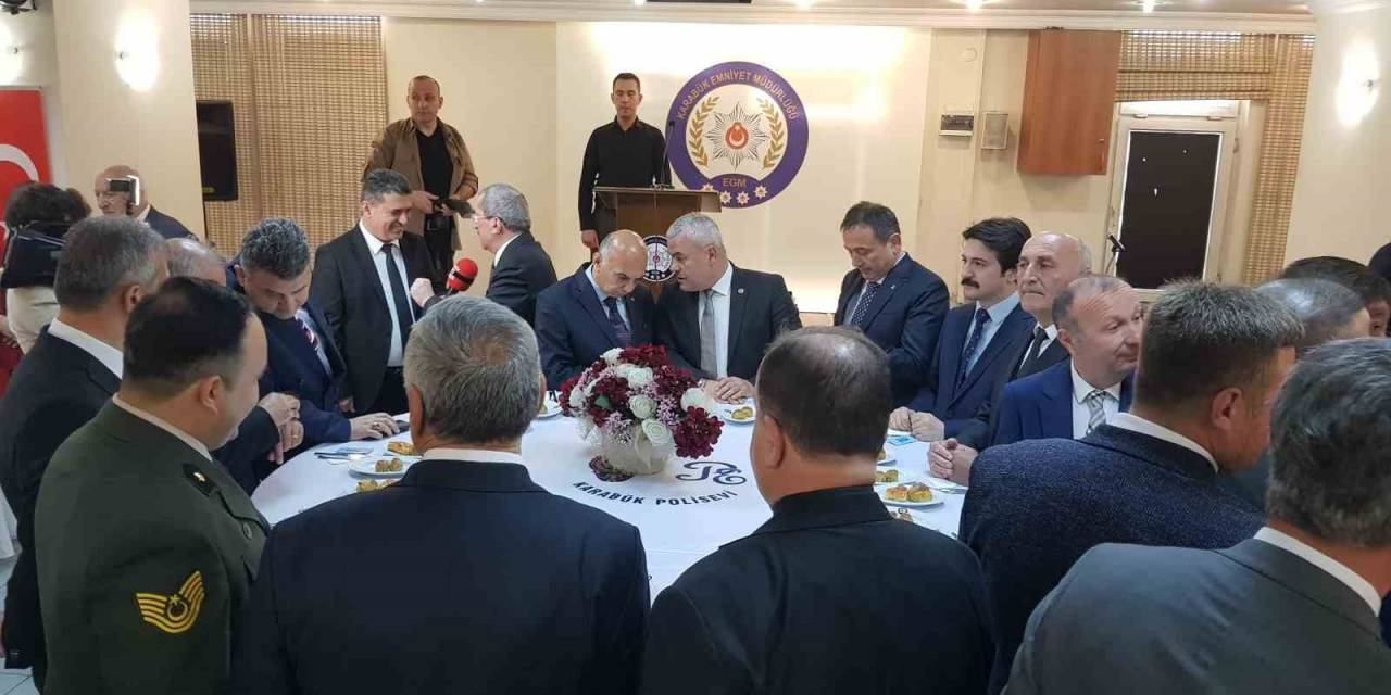 Karabük’te İl Protokolü Bayramlaştı