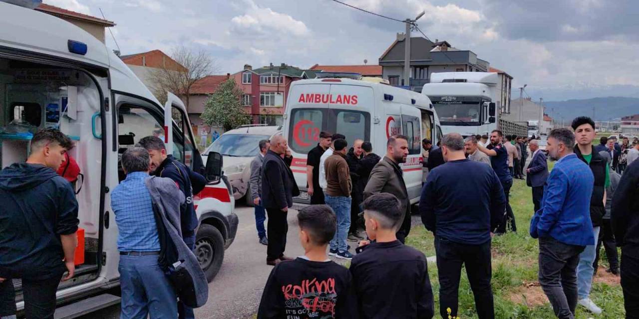 Bursa’da Bayramlaşmada Gençler Birbirine Girdi: 10 Yaralı