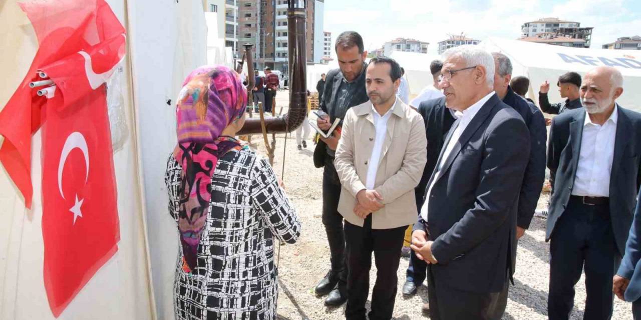 Depremzedelere Bayram Ziyareti