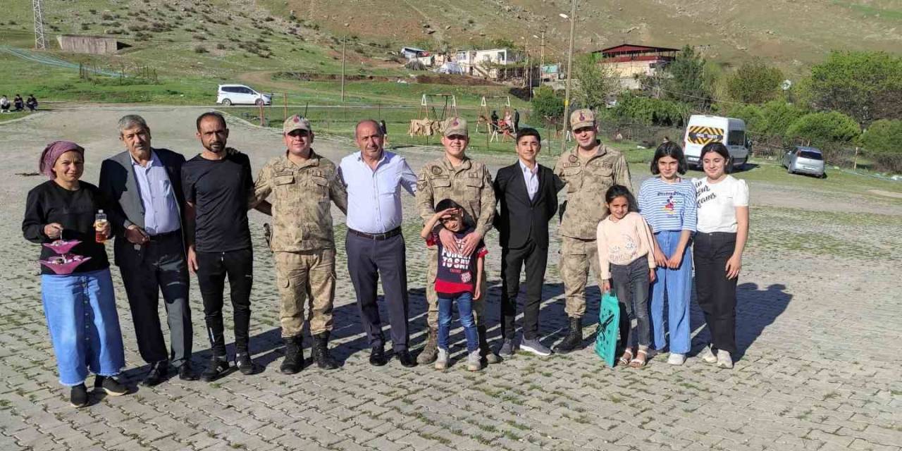 Jandarmadan Şehit Yakınları Ve Gazilere Bayram Ziyareti
