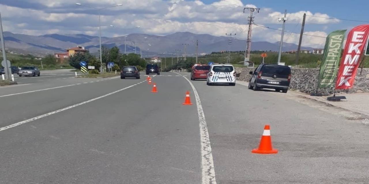 Hafif Ticari Aracın Çarptığı Küçük Kız Hayatını Kaybetti
